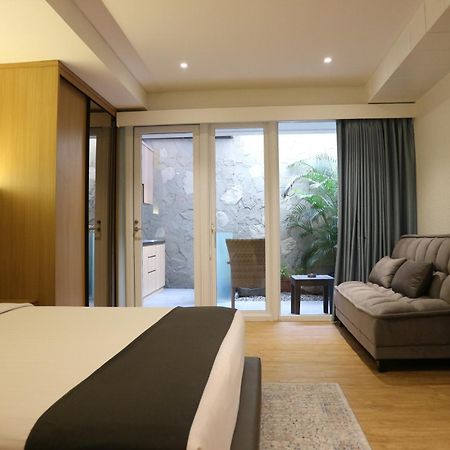 Treehouse Suites - Boutique Serviced Apartment Yakarta Exterior foto