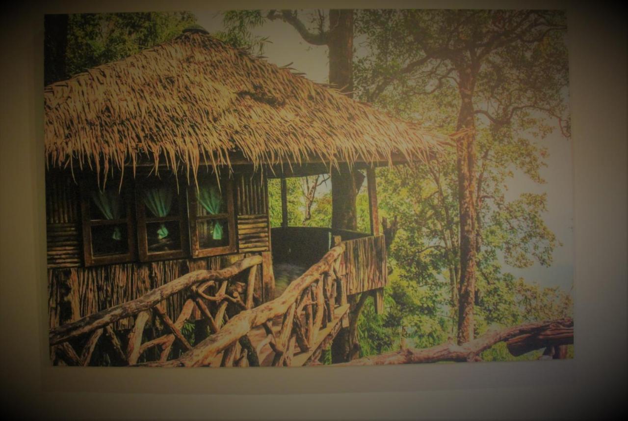 Treehouse Suites - Boutique Serviced Apartment Yakarta Exterior foto