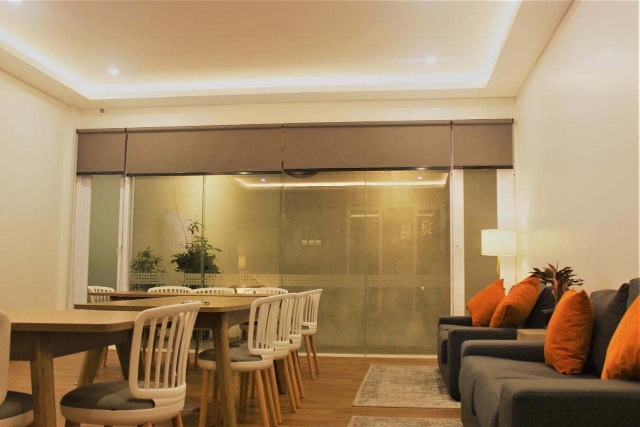 Treehouse Suites - Boutique Serviced Apartment Yakarta Exterior foto